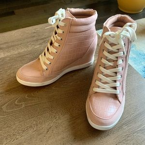 Wedge sneakers